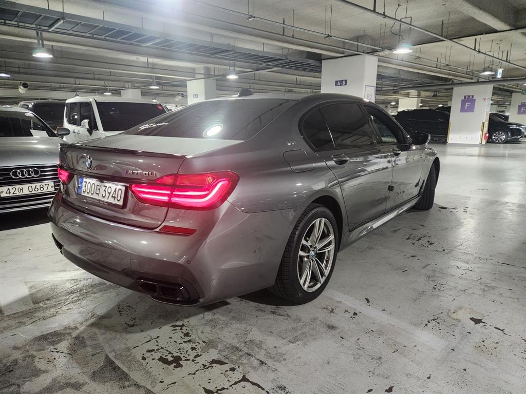 BMW 7 Series - Vista 4