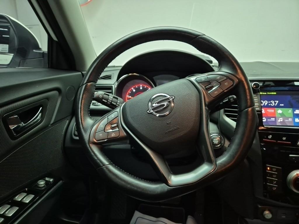 Ssangyong Tivoli - Vista 9