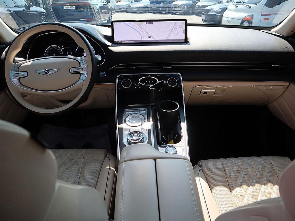 Genesis GV80 - Vista 9