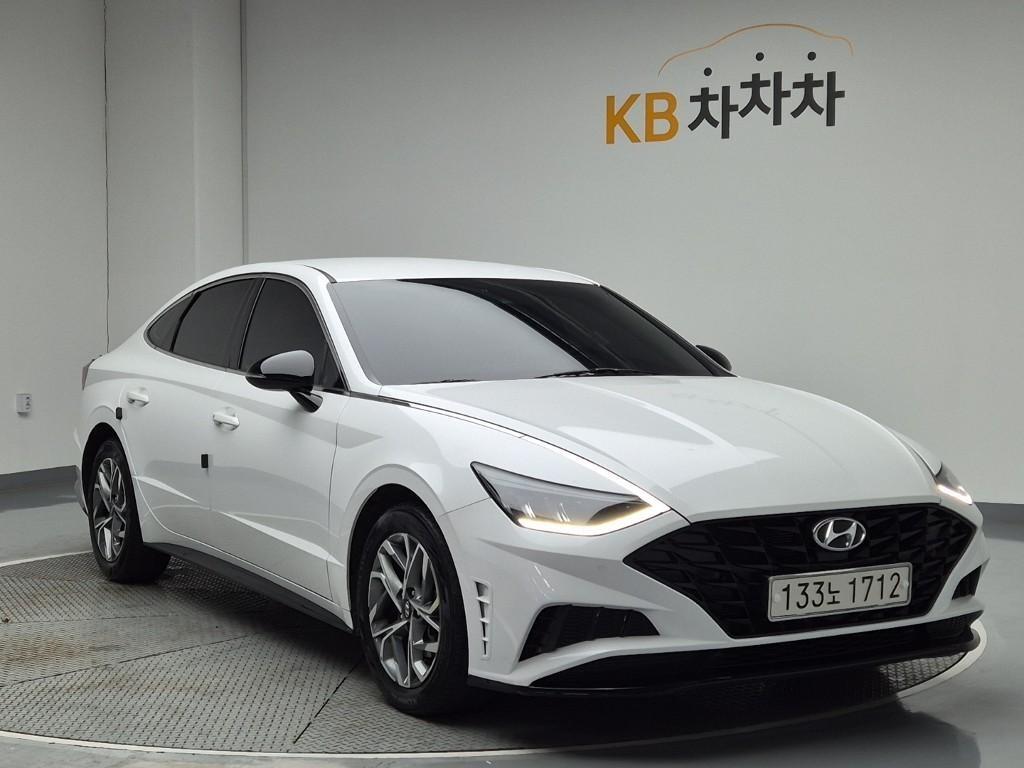 HYUNDAI Sonata - Vista 4