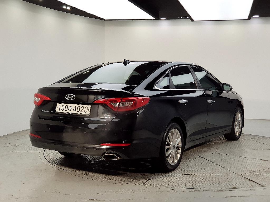 HYUNDAI Sonata - Vista 4