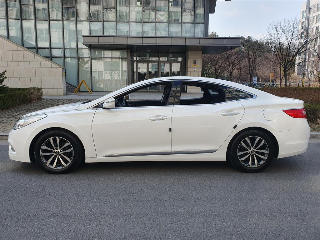 HYUNDAI Grandeur - Vista 4