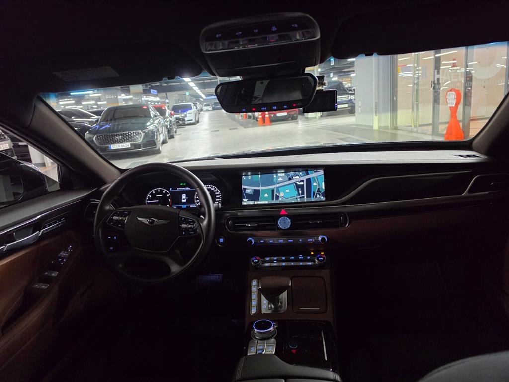 Genesis G90 - Vista 11