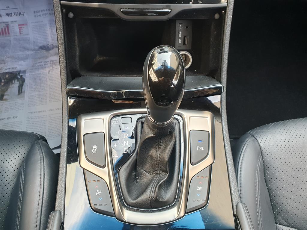 HYUNDAI Grandeur - Vista 9