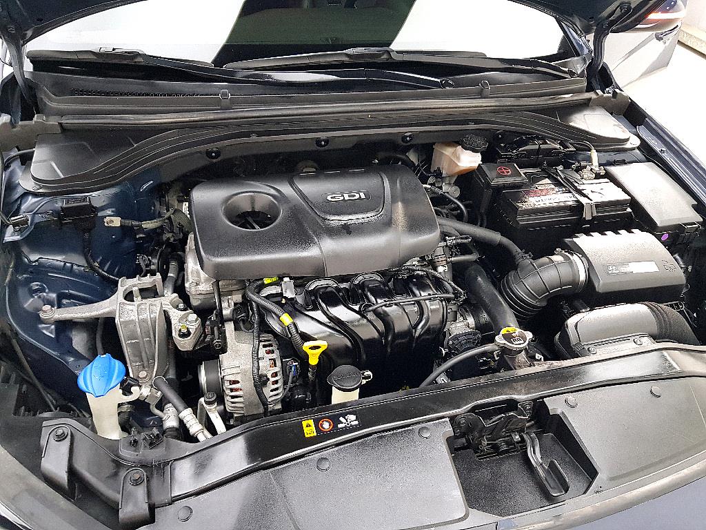 HYUNDAI Avante - Vista 6