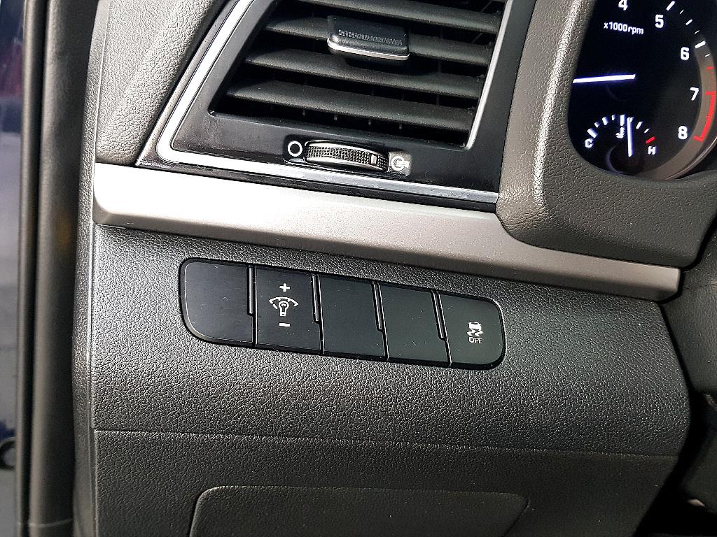 HYUNDAI Avante - Vista 11