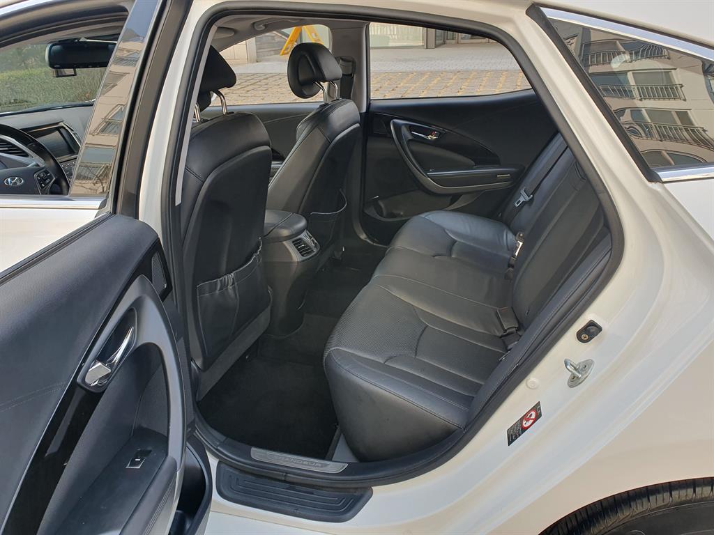 HYUNDAI Grandeur 2011 Blanco - Importación desde Corea - HF Imports Iquique - Foto 13