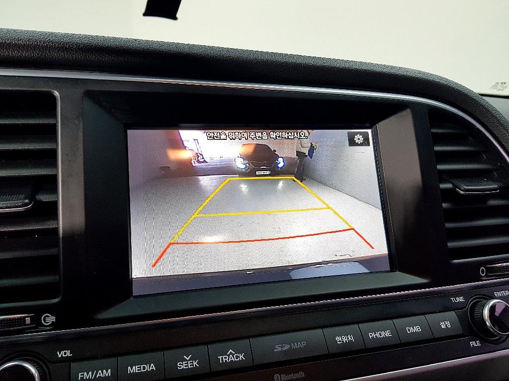 HYUNDAI Avante - Vista 12