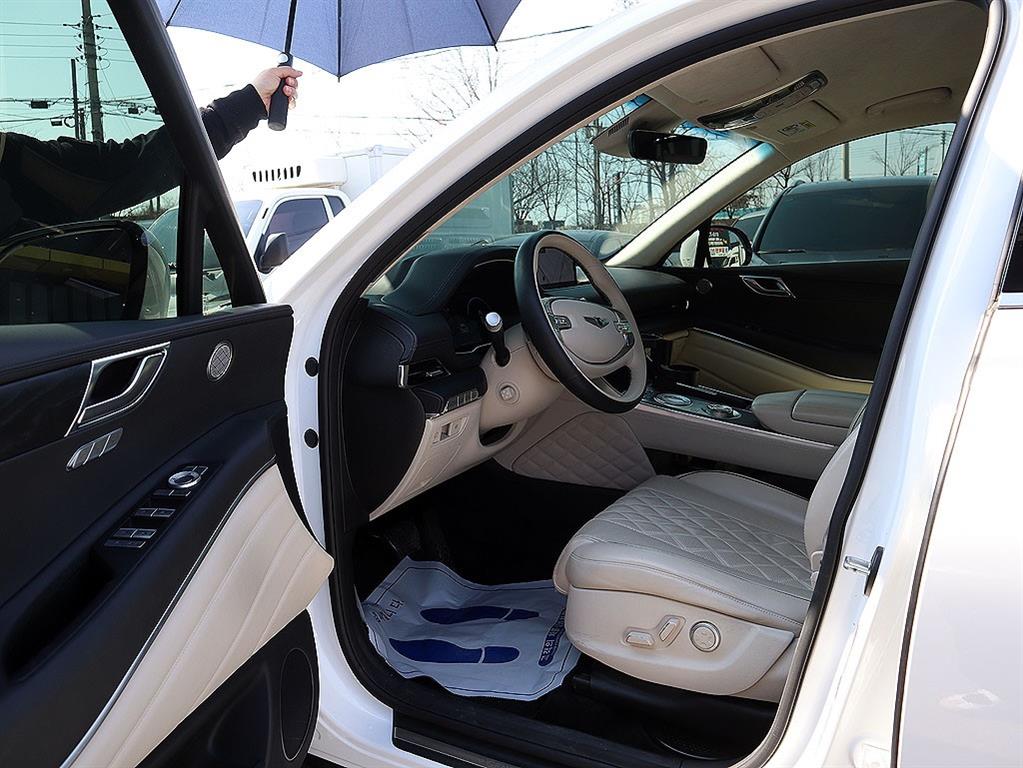 Genesis GV80 - Vista 11