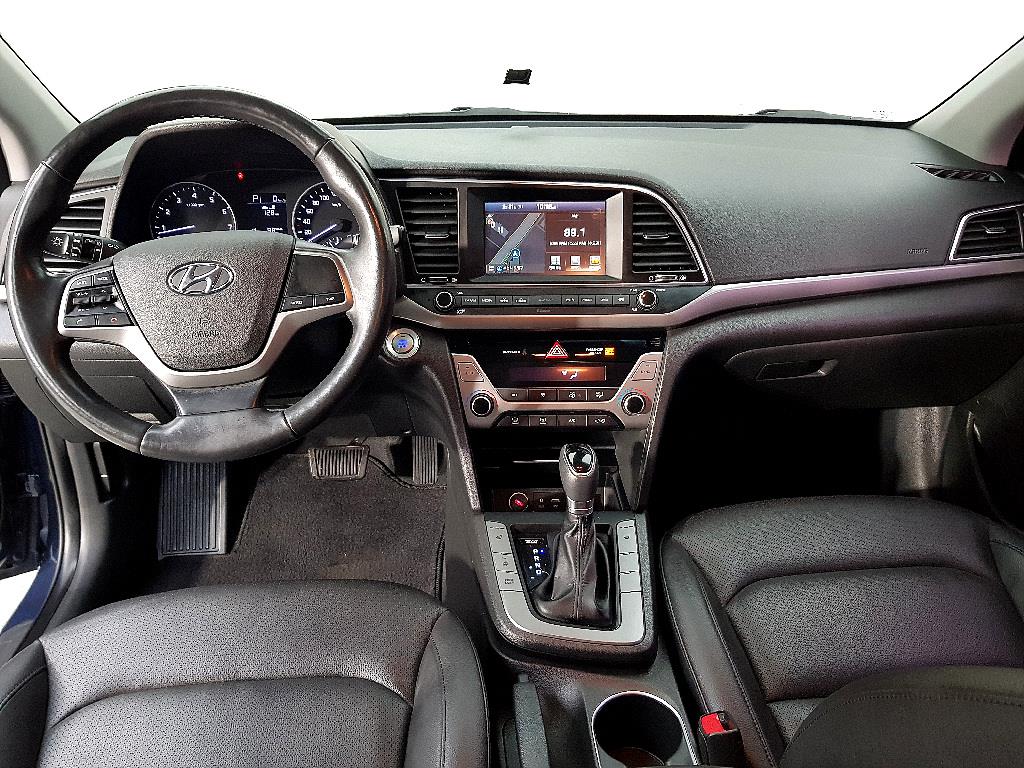 HYUNDAI Avante - Vista 5