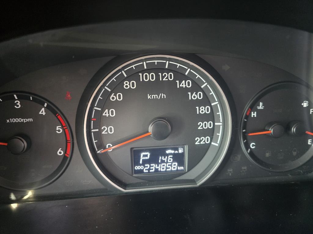 HYUNDAI Starex - Vista 5