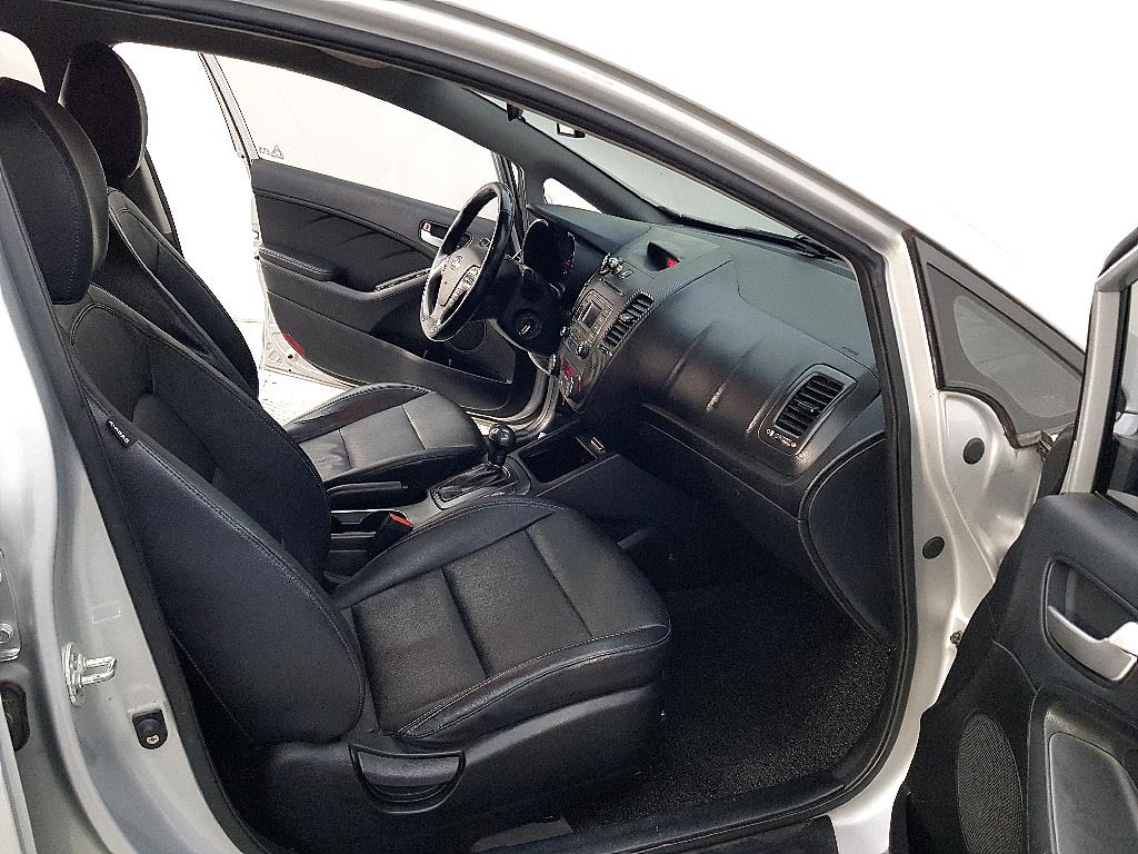 KIA K3 2015 Plateado - Importación desde Corea - HF Imports Iquique - Foto 17