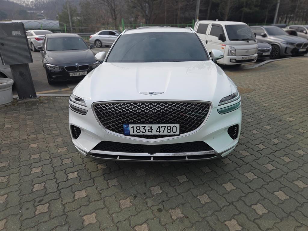 Genesis GV70 2023 Blanco - Importación desde Corea - HF Imports Iquique - Foto 1