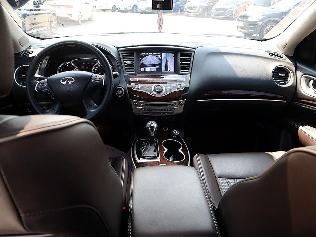 Infiniti QX - Vista 9