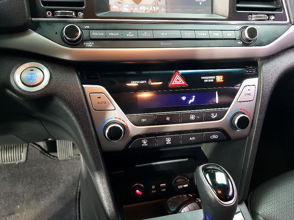 HYUNDAI Avante 2016 Azul - Importación desde Corea - HF Imports Iquique - Foto 13