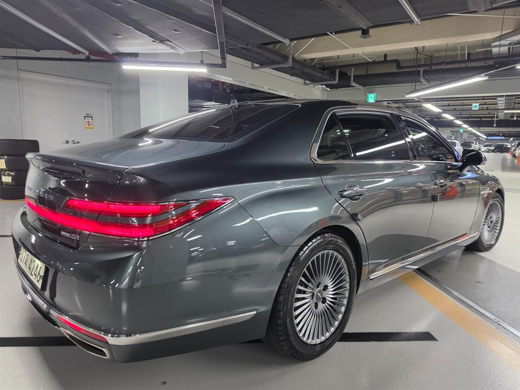 Genesis G90 - Vista 4