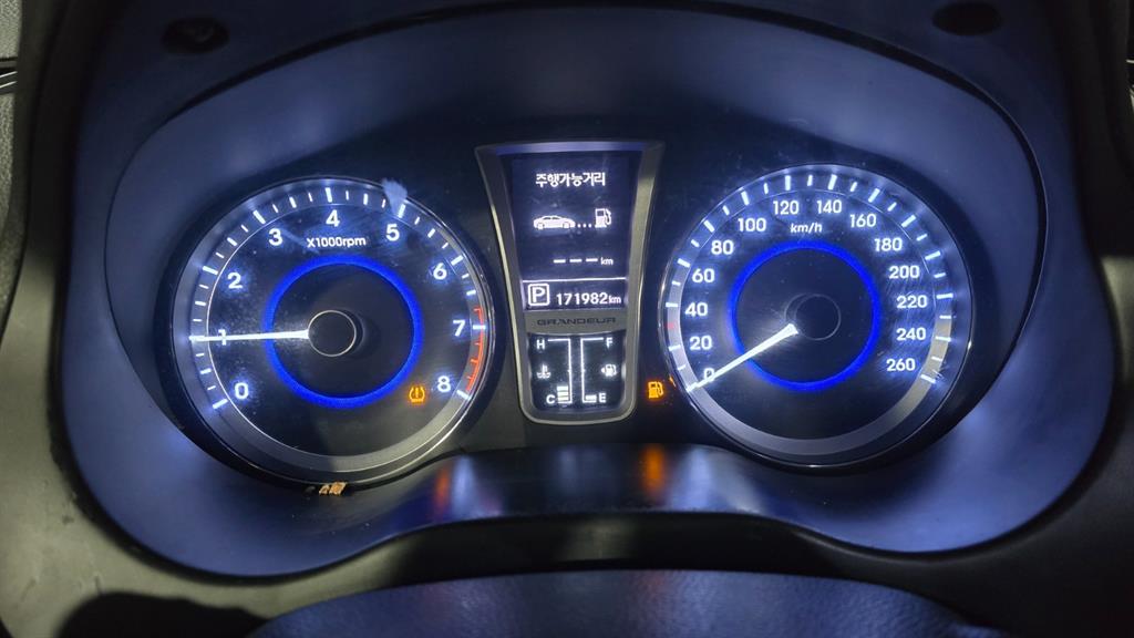 HYUNDAI Grandeur - Vista 6