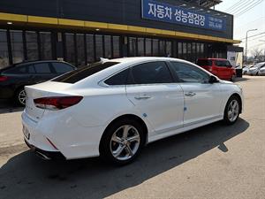 HYUNDAI Sonata - Vista 8