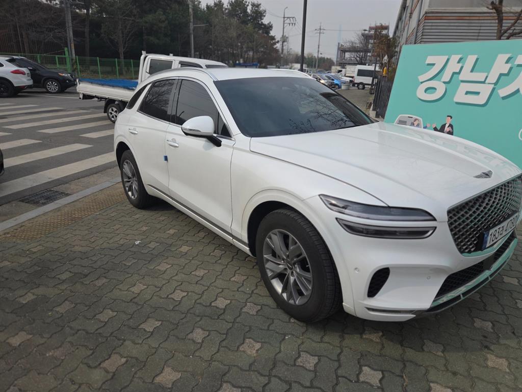 Genesis GV70 - Vista 3