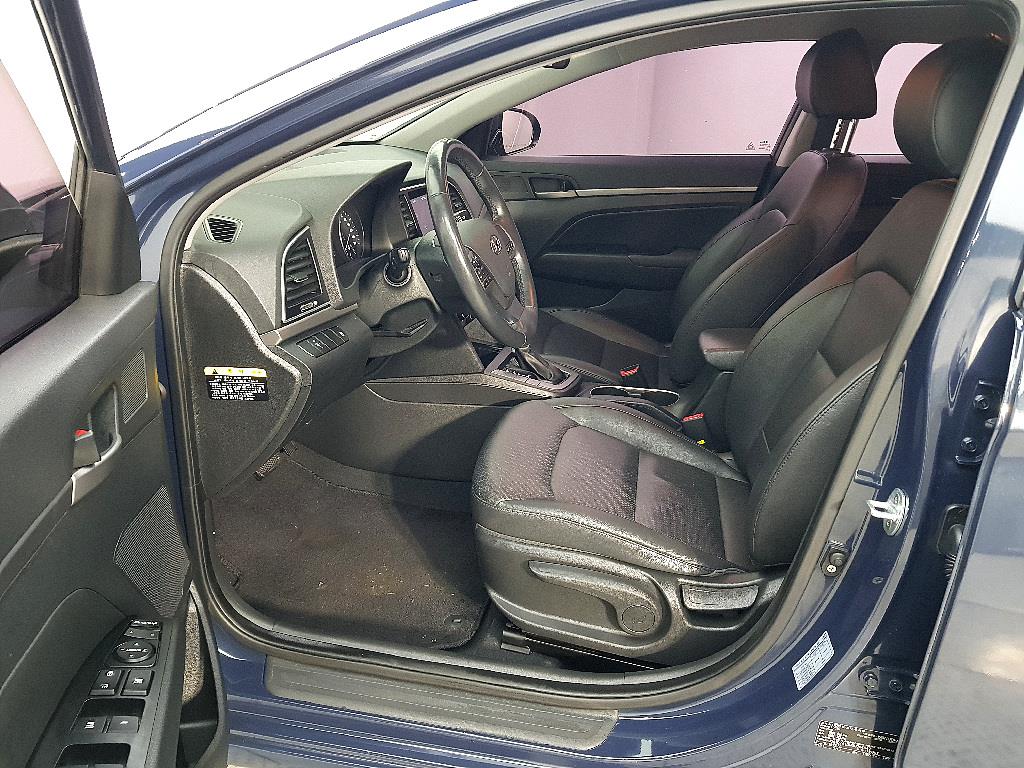 HYUNDAI Avante - Vista 8