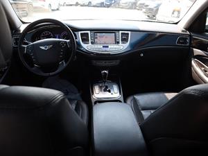 HYUNDAI Genesis - Vista 10