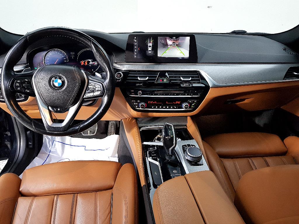 BMW 5 Series - Vista 5