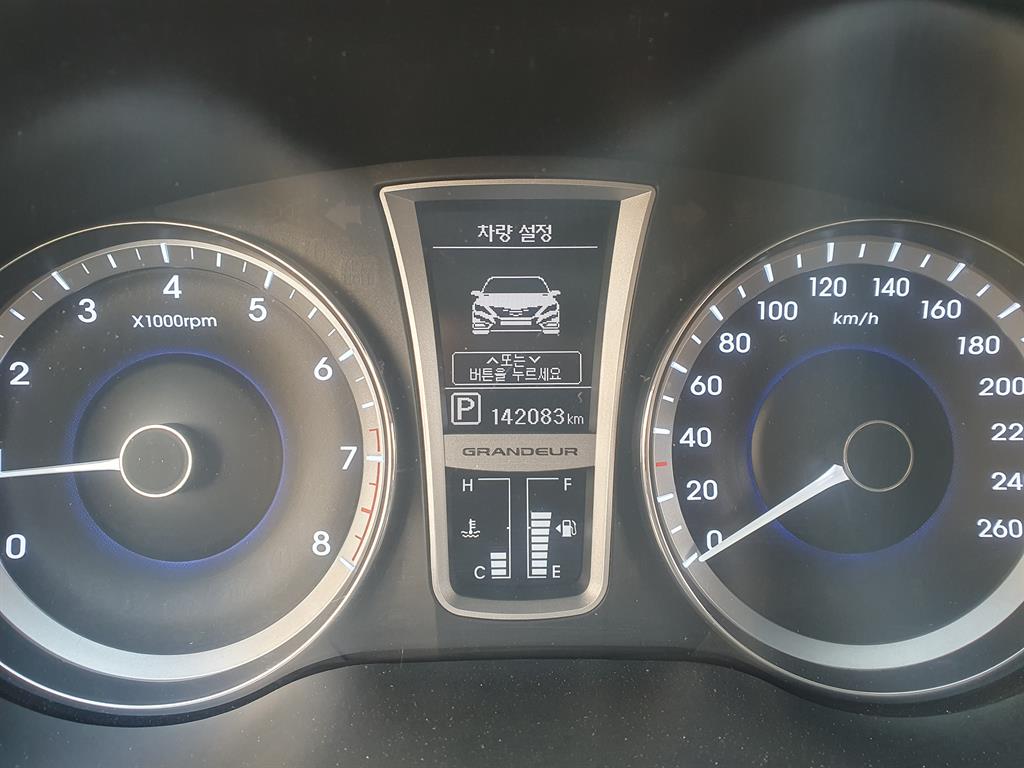 HYUNDAI Grandeur - Vista 6