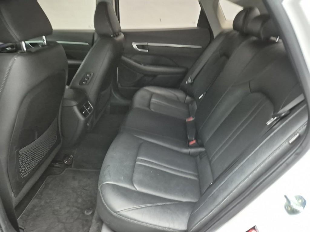 HYUNDAI Sonata - Vista 12