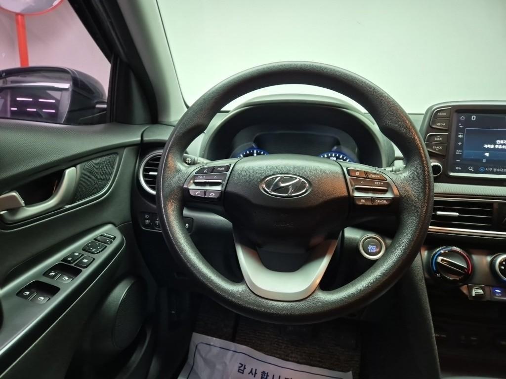 HYUNDAI Kona - Vista 9