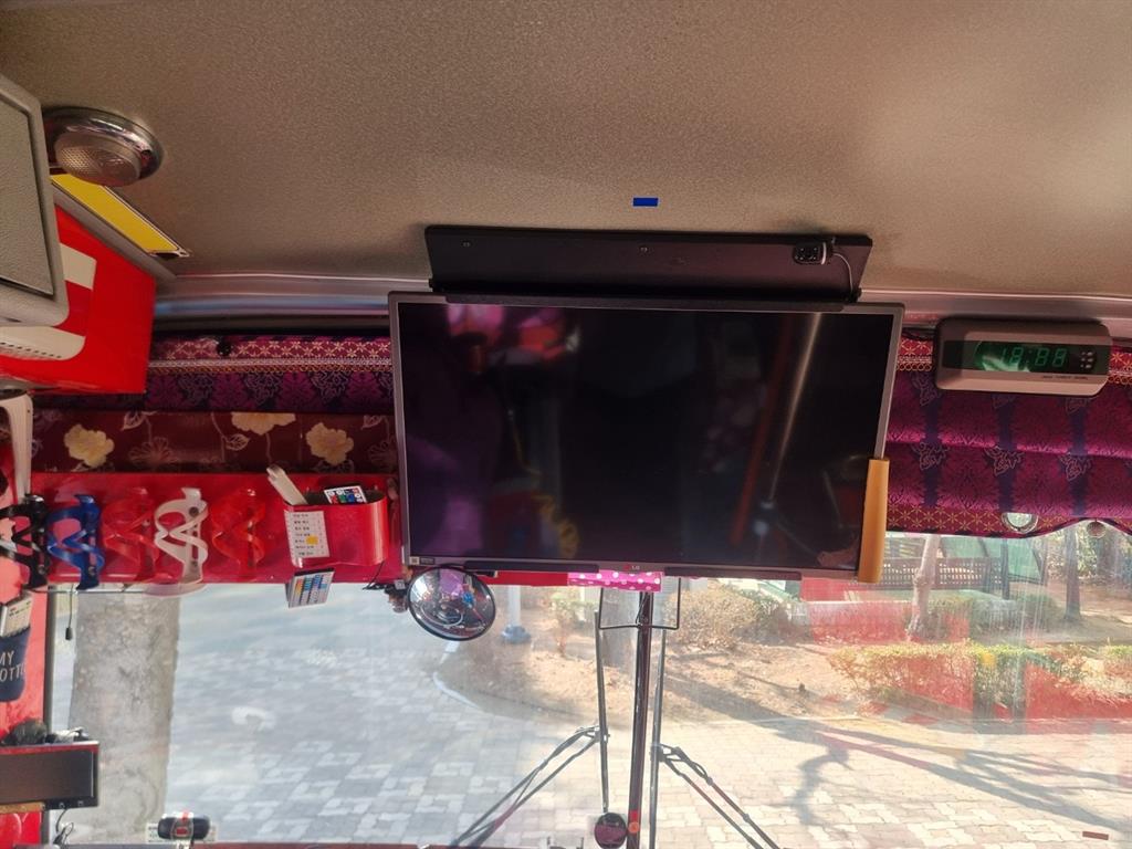 medium and large bus Medium Daewoo Bus - Vista 4