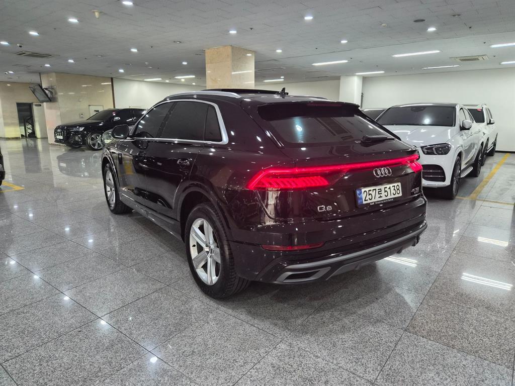 Audi Q8 - Vista 3