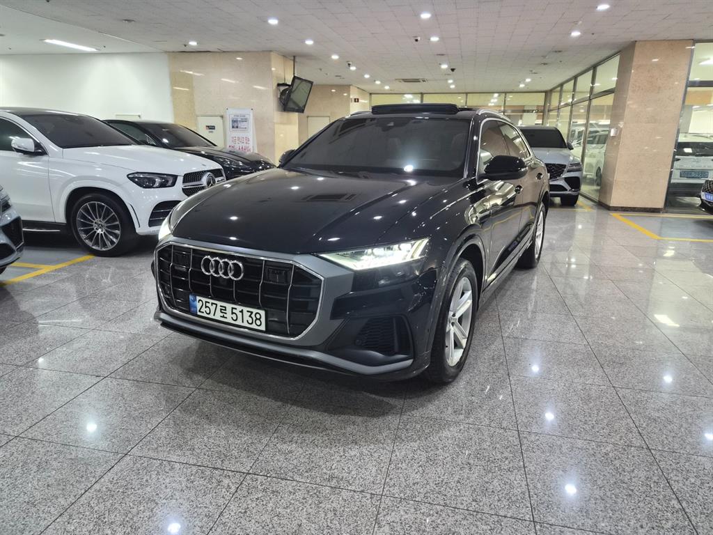 Audi Q8 - Vista 2