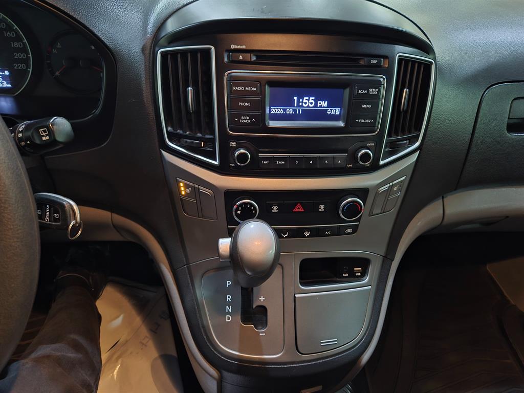 HYUNDAI Starex - Vista 9