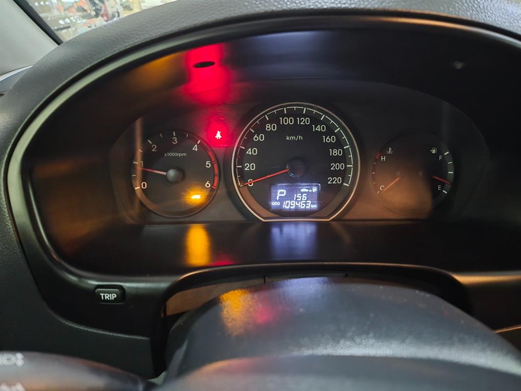 HYUNDAI Starex - Vista 7