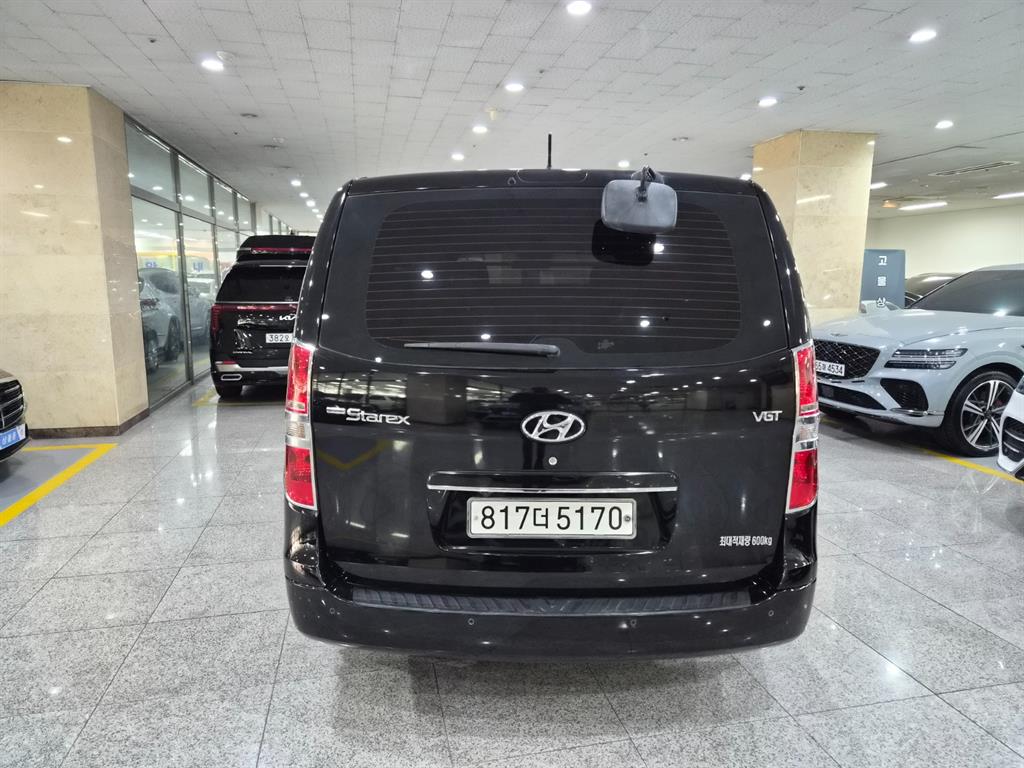 HYUNDAI Starex - Vista 4