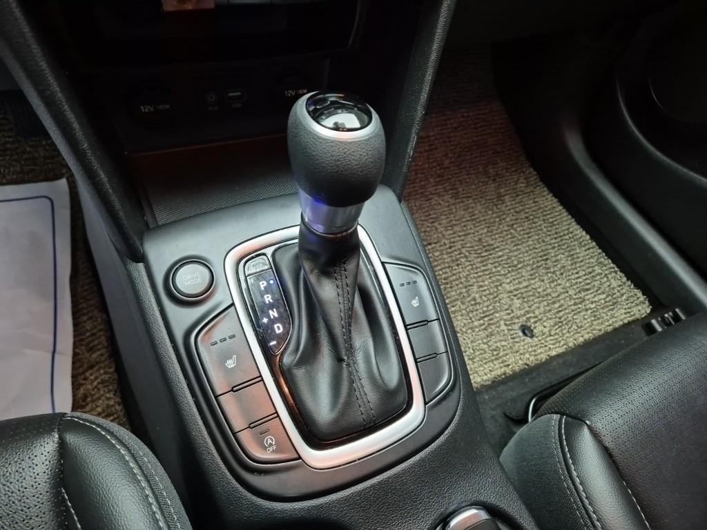 HYUNDAI Kona - Vista 8