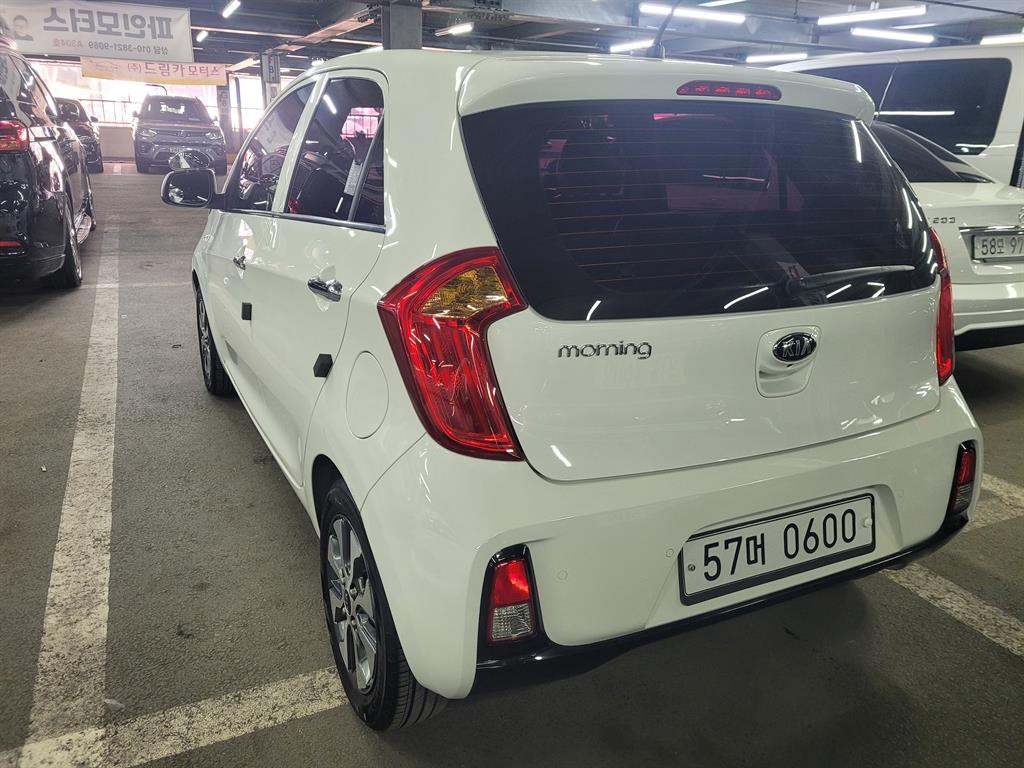 KIA Morning - Vista 5