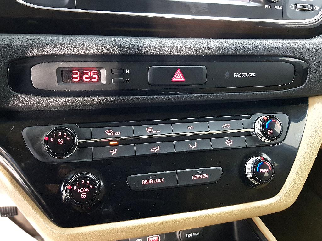 KIA Carnival - Vista 11