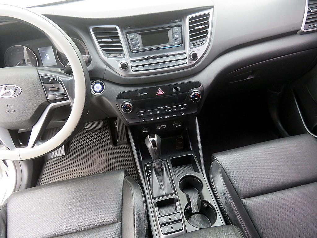 HYUNDAI Tucson - Vista 10