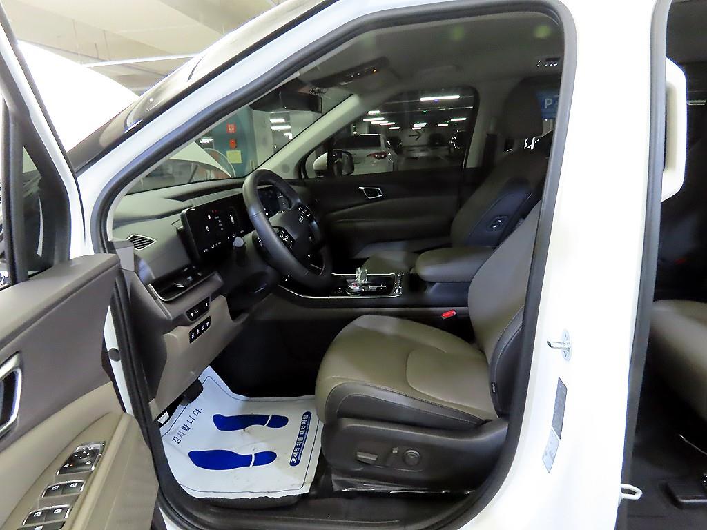 KIA Carnival - Vista 6