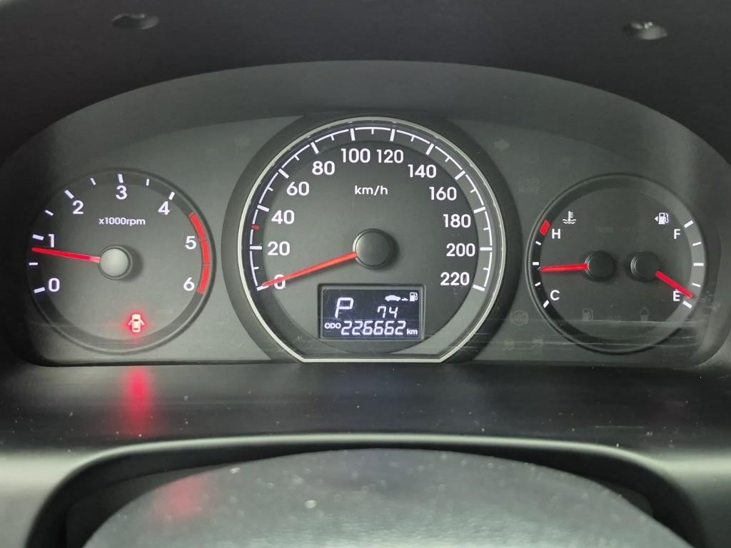 HYUNDAI Starex - Vista 7