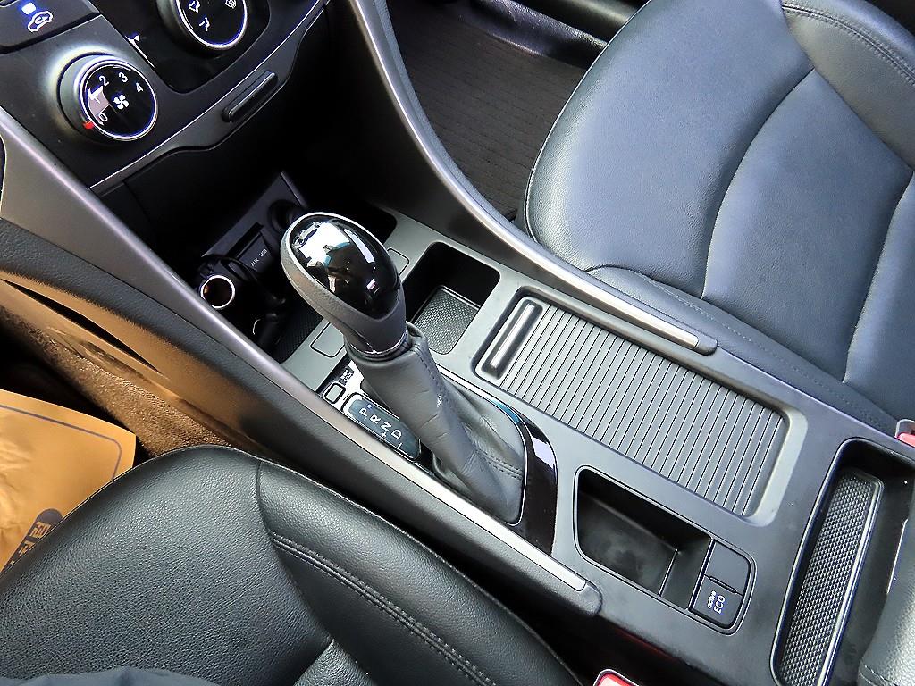 HYUNDAI Sonata - Vista 10