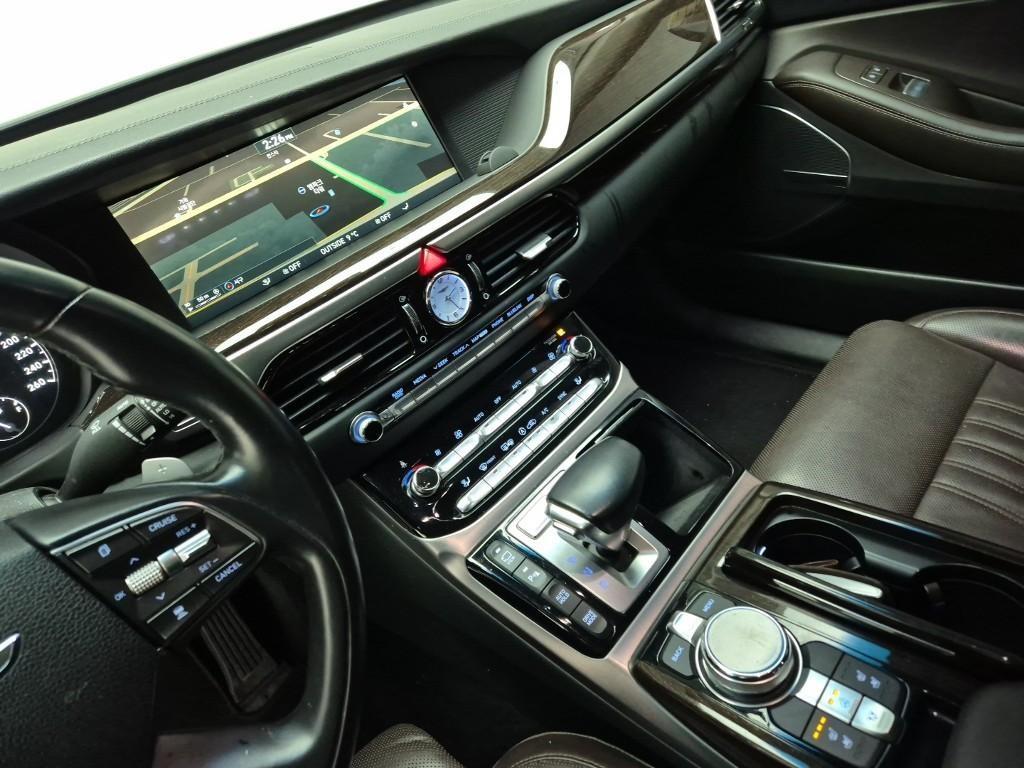 Genesis EQ900 - Vista 10