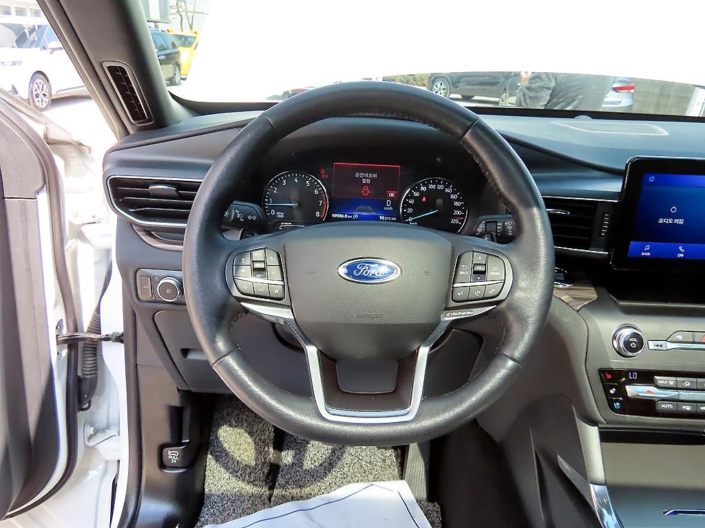 Ford Explorer - Vista 8