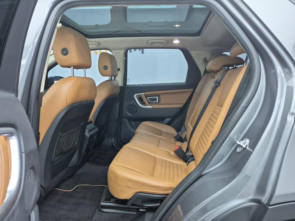 Land Rover Discovery Sports - Vista 12