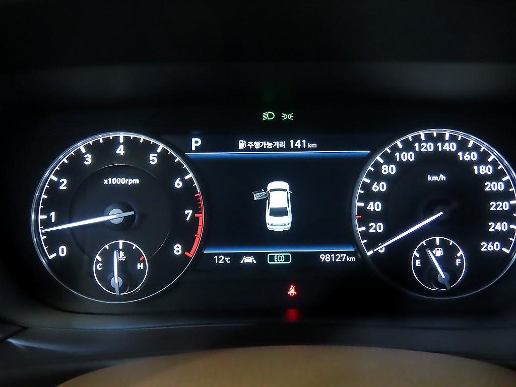 Genesis G90 - Vista 9