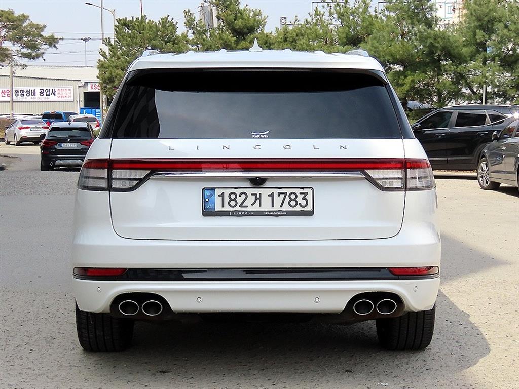 Lincoln Aviator - Vista 4