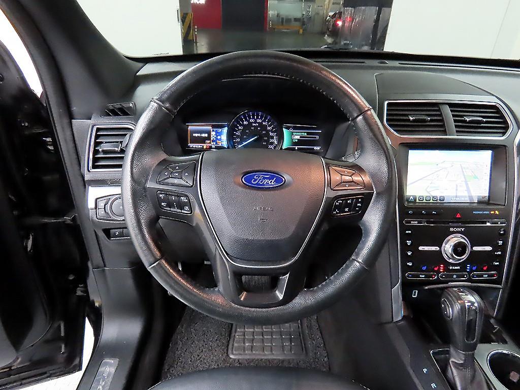 Ford Explorer - Vista 9