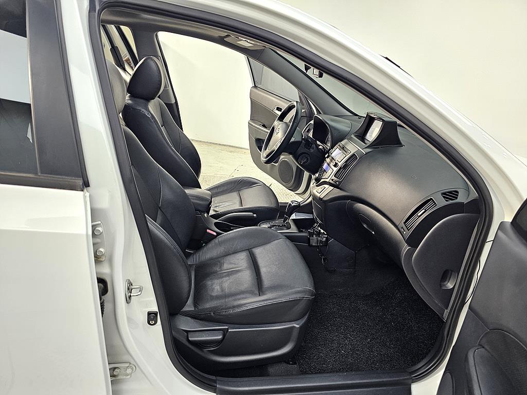 HYUNDAI i30 - Vista 11