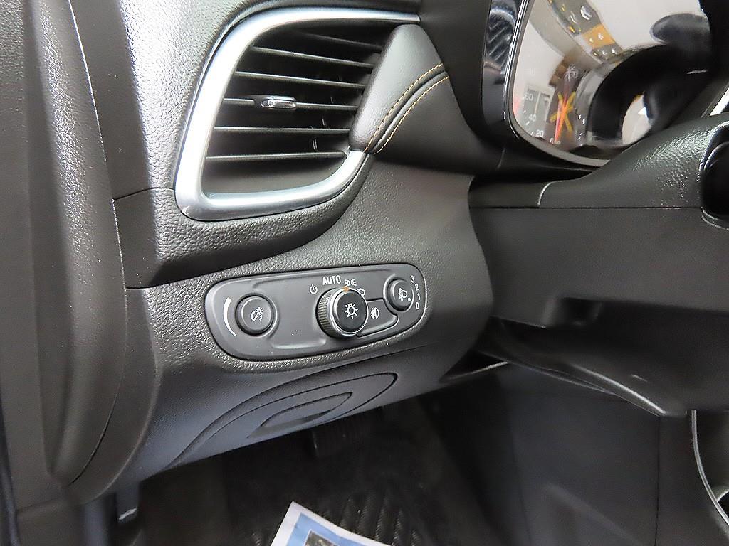 Chevrolet Trax 2020 Negro - Importación desde Corea - HF Imports Iquique - Foto 12